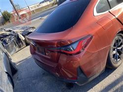 بی ئێم دەبڵیو i4